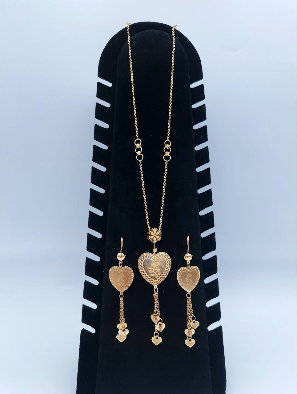 Romantic Rose Heart Tassel Necklace Set (Gold Tone)