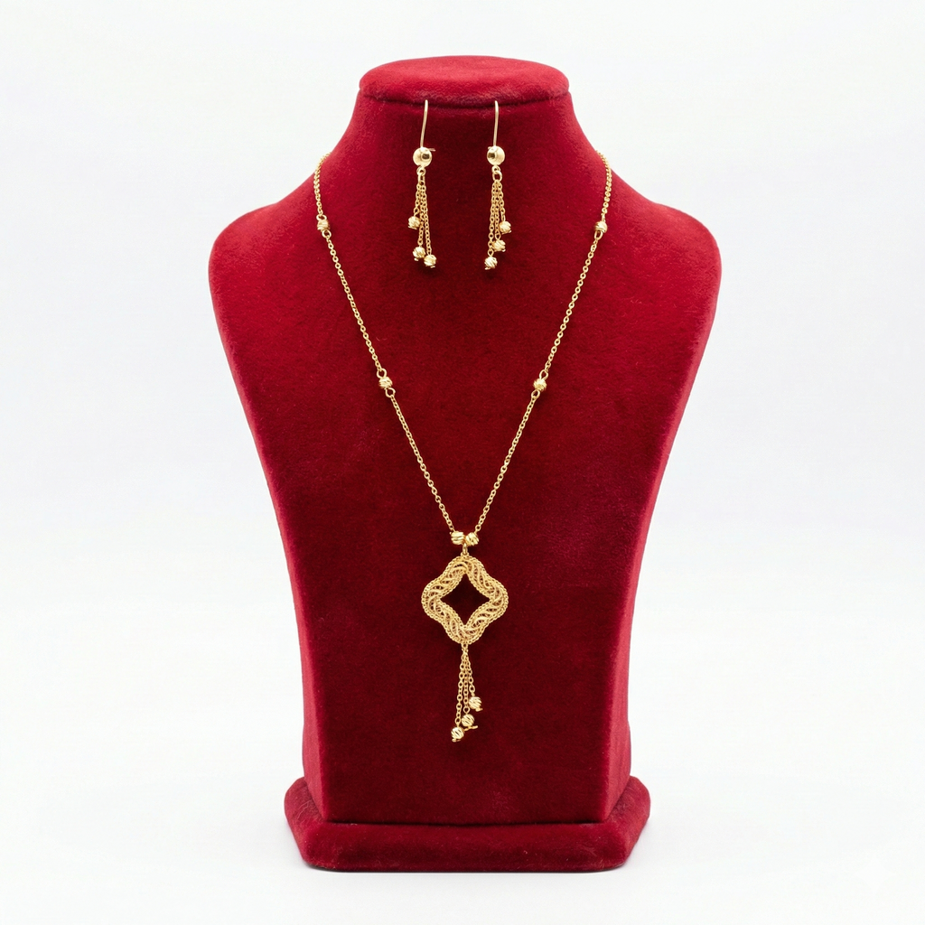 Royal Golden Scalloped Diamond Tassel Set