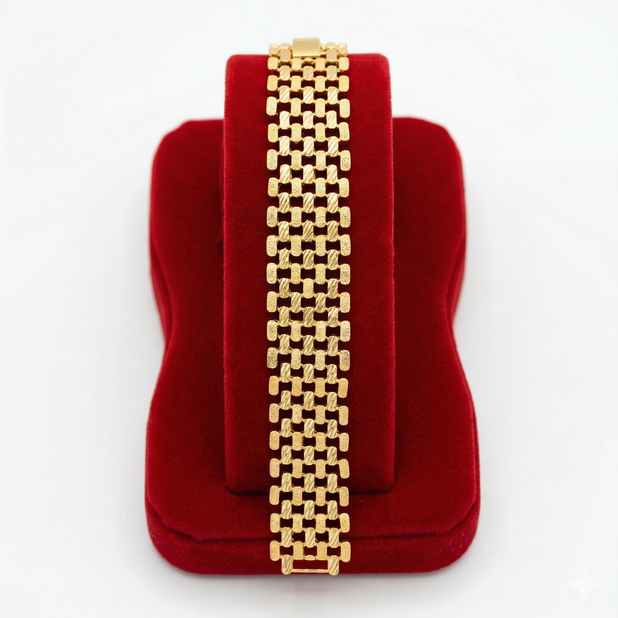 Luxurious Khaleeji Medallion & Wide Geometric Bracelets