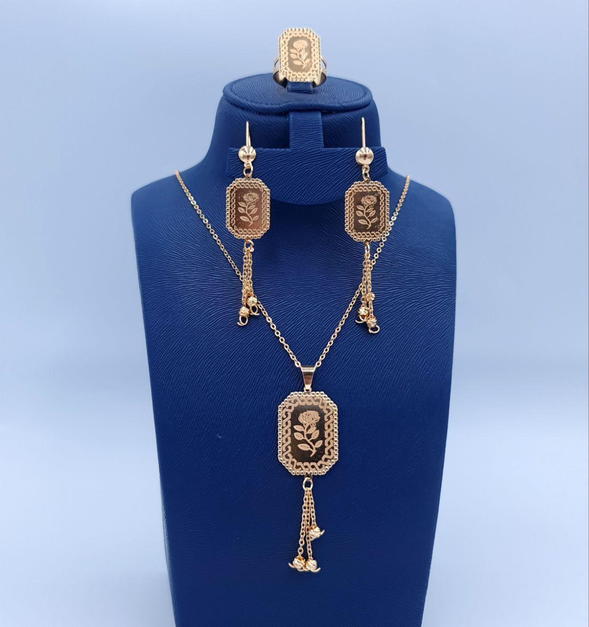 Vintage Rose Rectangular Tassel 3-Piece Set