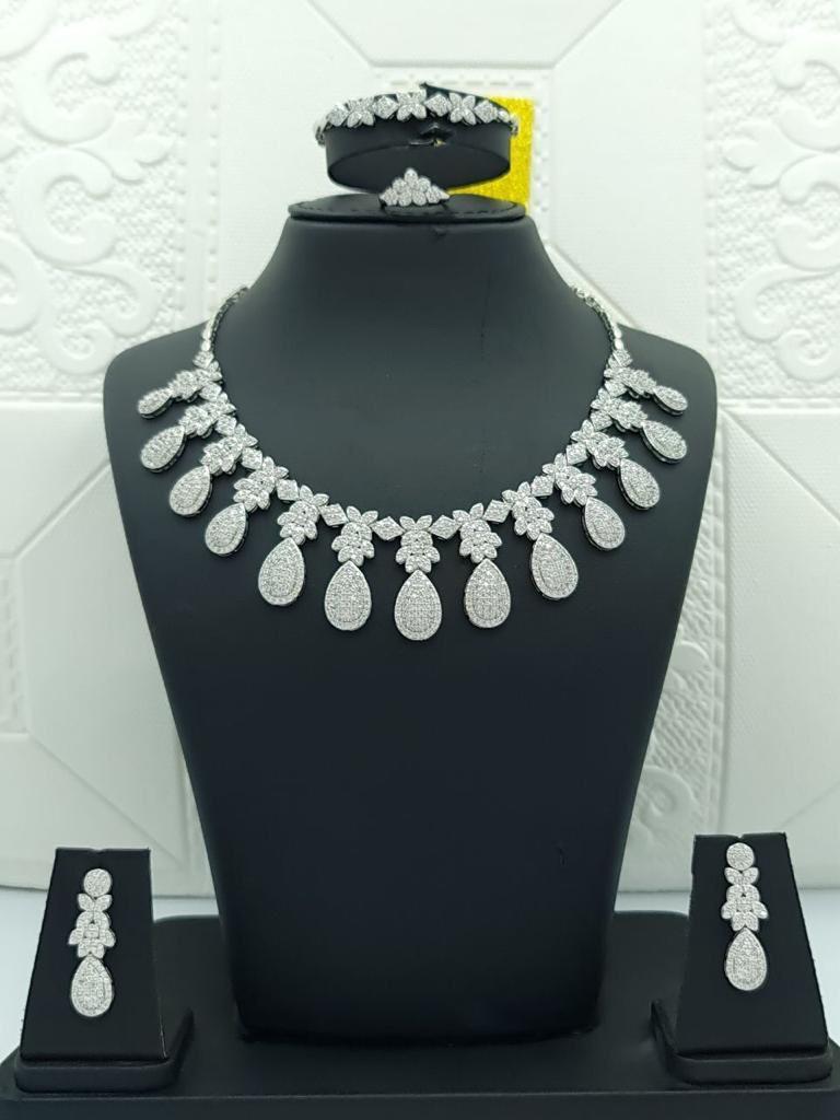 Royal White Gold Look Zirconia Teardrop Bridal Set