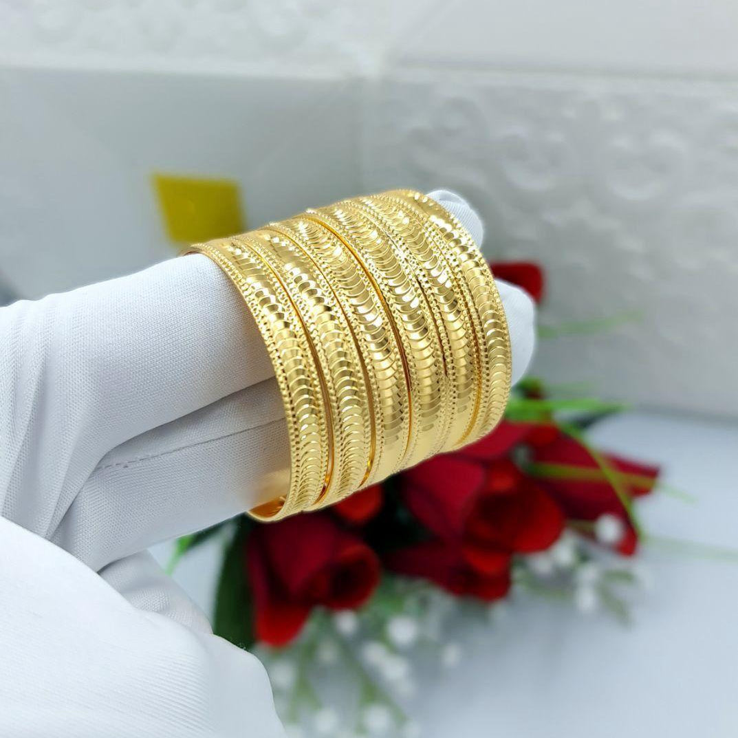 Royal Wave Texture Gold Bangle
