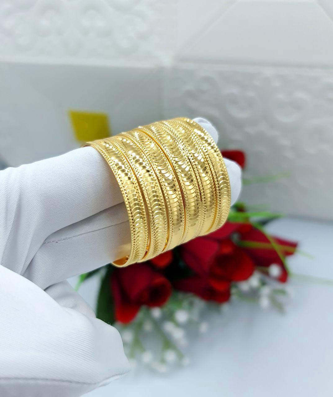 Royal Wave Texture Gold Bangle