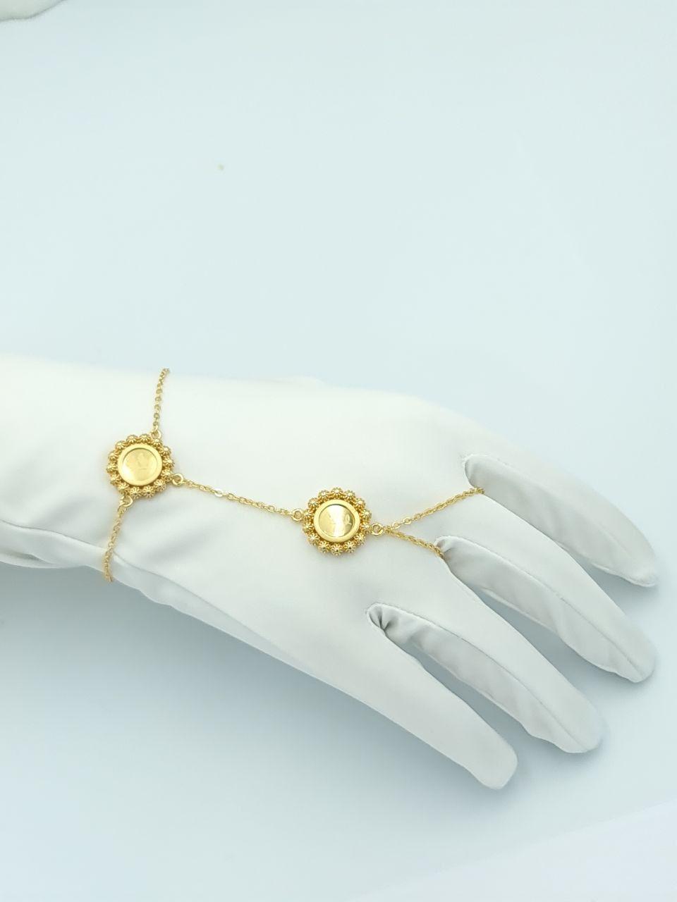 Dainty Floral Button Chain Hand Bracelet