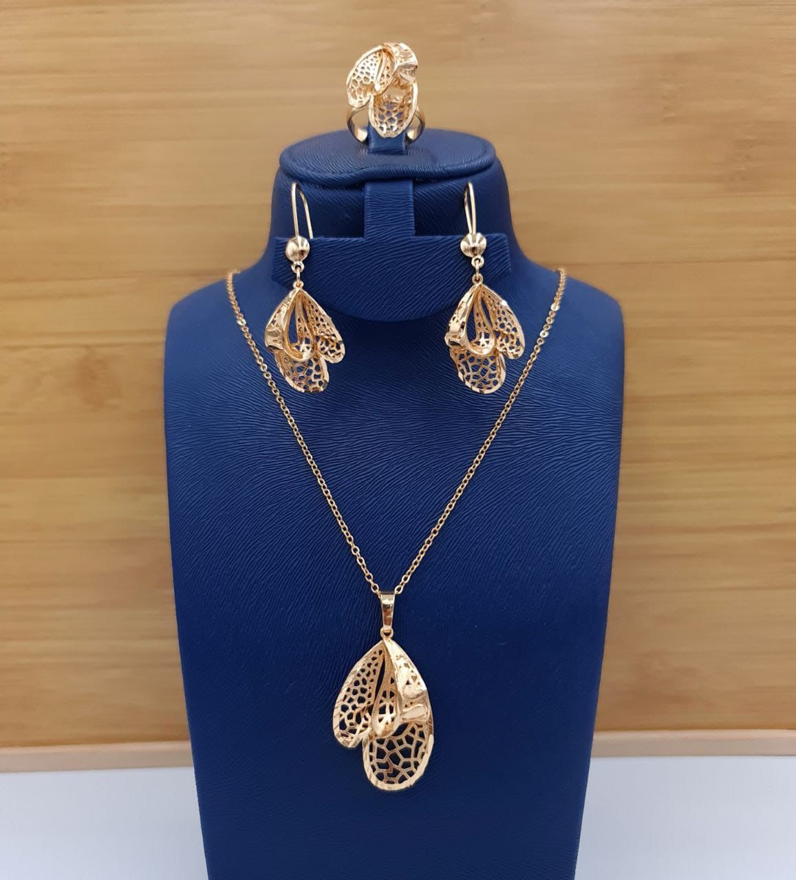 Royal Golden Abstract Filigree Petal 3-Piece Set