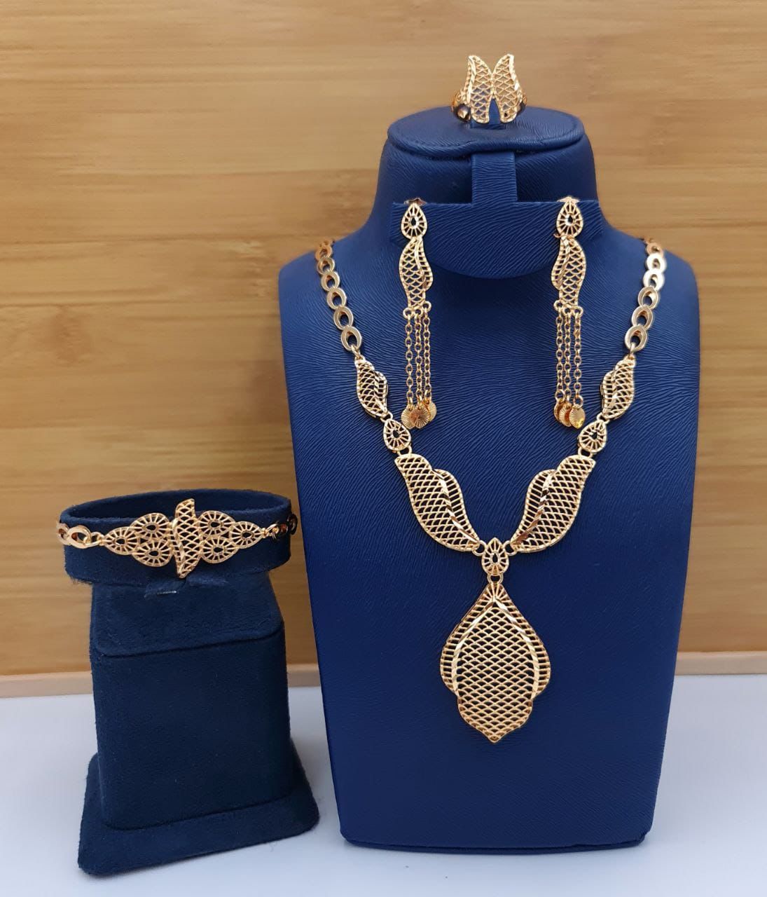 Royal Golden Lattice Leaf 4-Piece Set