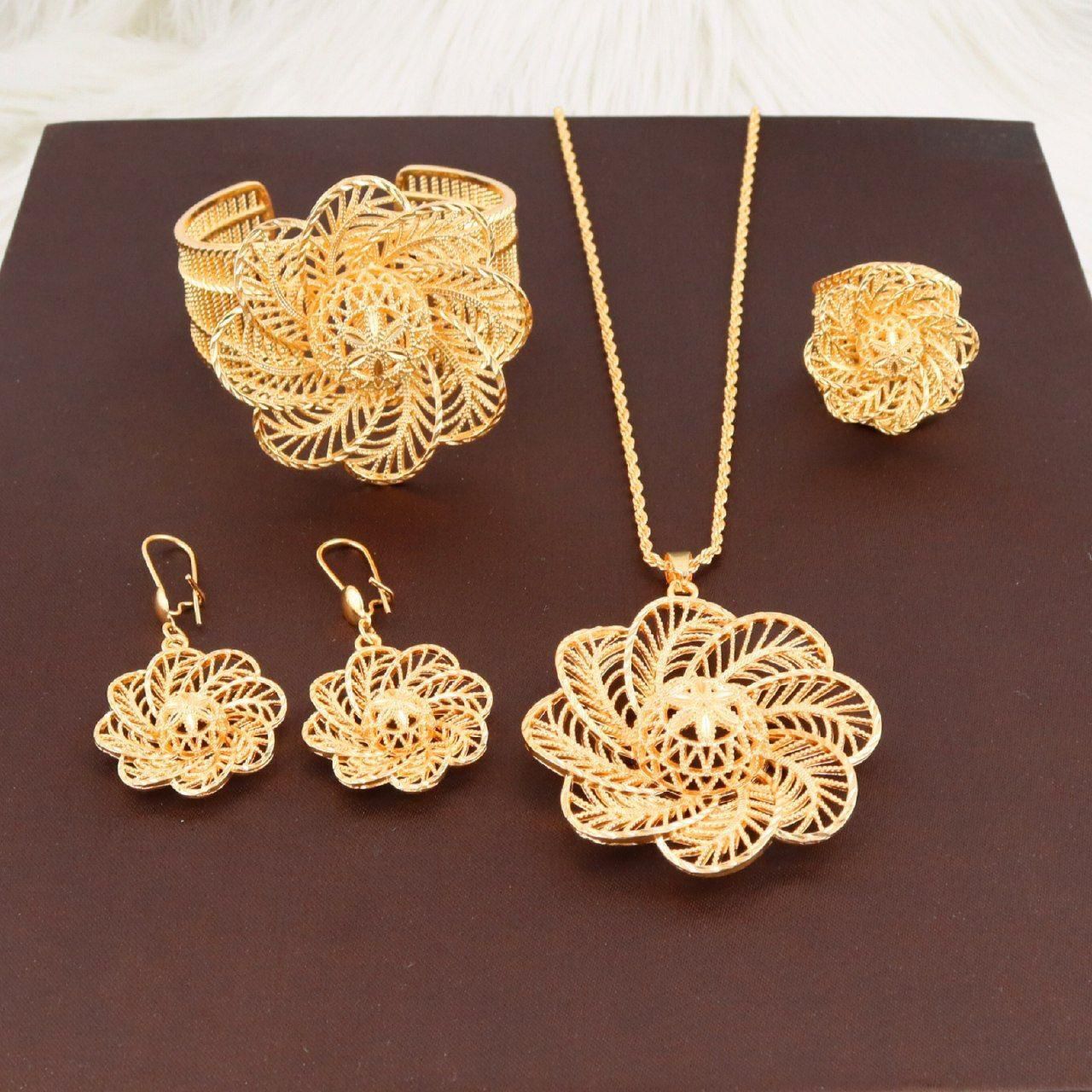 Royal Golden 3D Filigree Flower 4-Piece Set