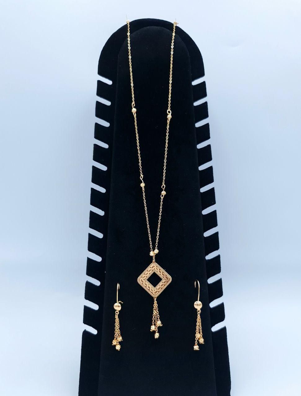 Royal Golden Geometric Diamond Tassel Set