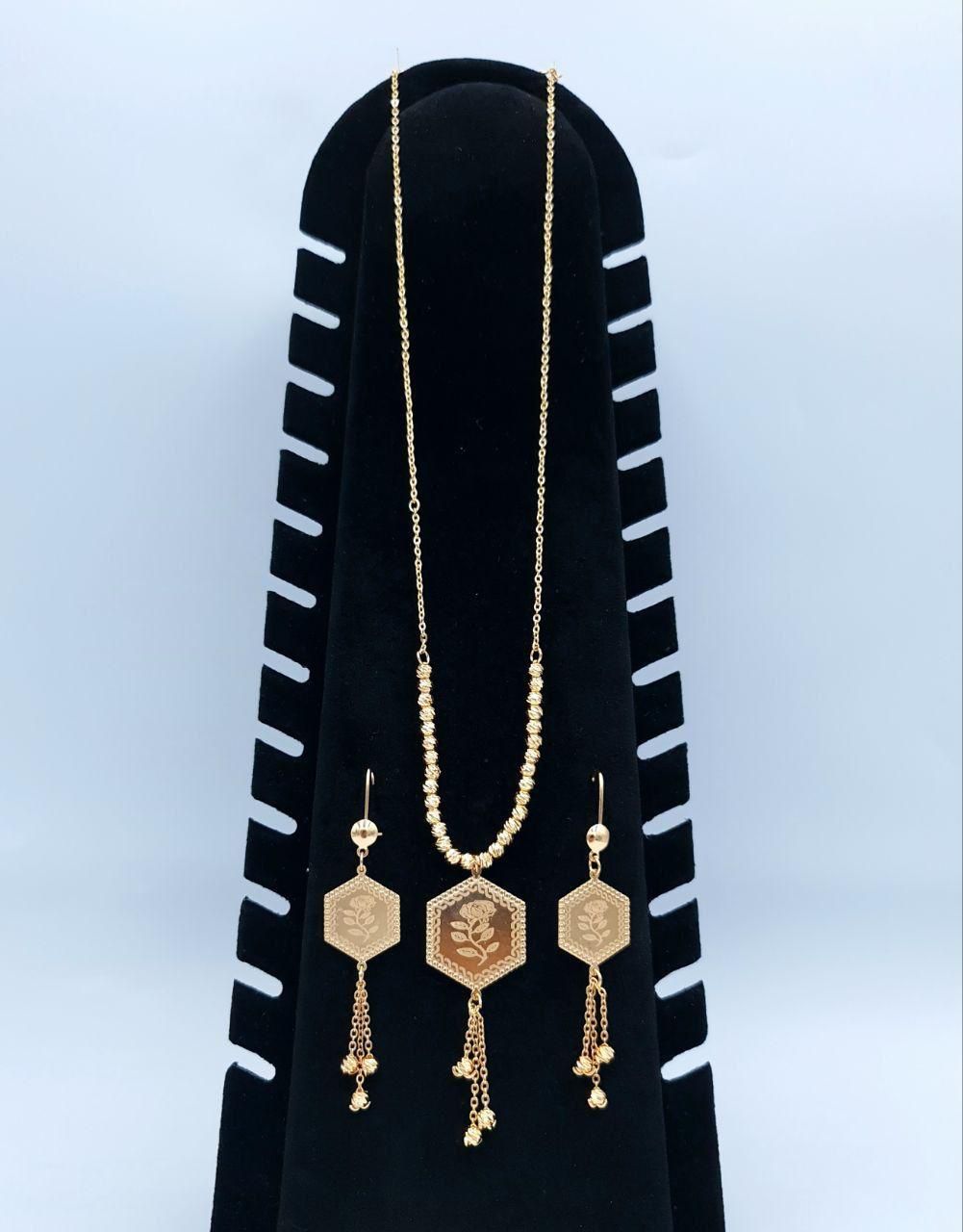 Royal Hexagonal Rose & Popcorn Chain Tassel Set