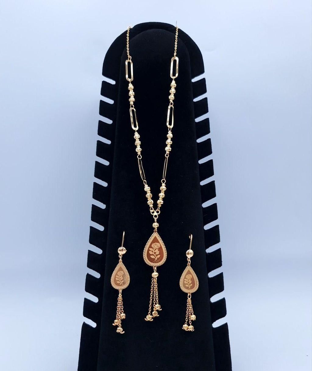 Royal Teardrop Rose & Mixed Chain Tassel Set