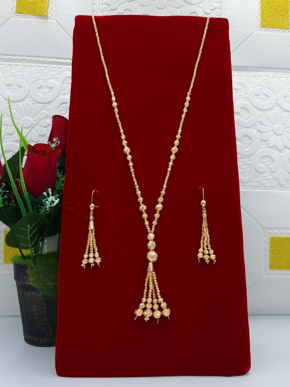 Royal Golden Sphere Tassel "Sabha" Set