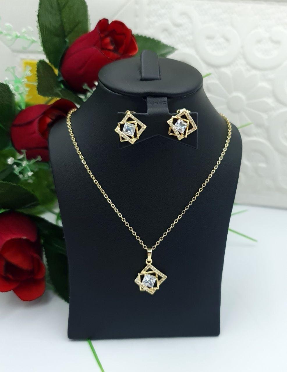 Modern Geometric Interlocking Square Solitaire Set (Gold Tone) - Image 2