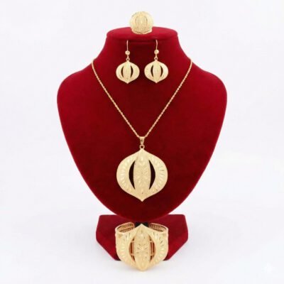 Royal Golden 3D Engraved Almond 4-Piece Set