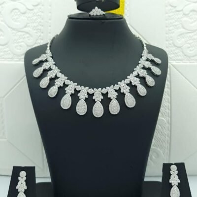 Royal White Gold Look Zirconia Teardrop Bridal Set