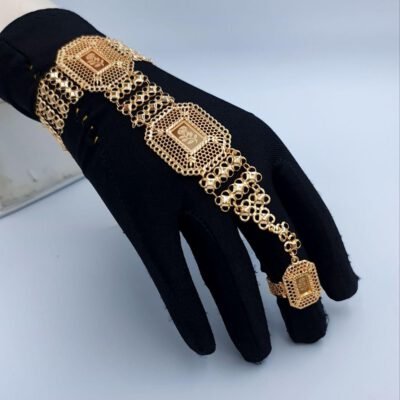 Majestic Square Rose Gold Hand Bracelet (Panja)