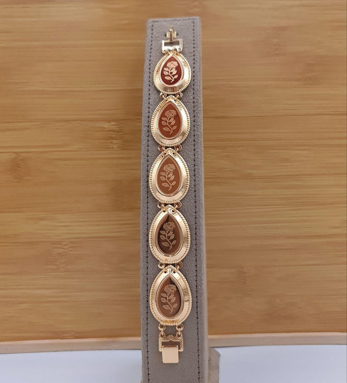 Elegant Teardrop Floral Medallion Gold-Tone Bracelet - Image 2